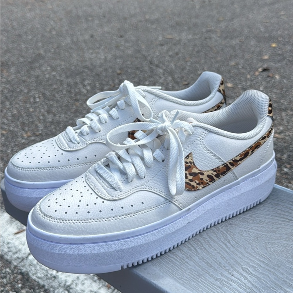 Nike White and Brown Women's Sneakers
